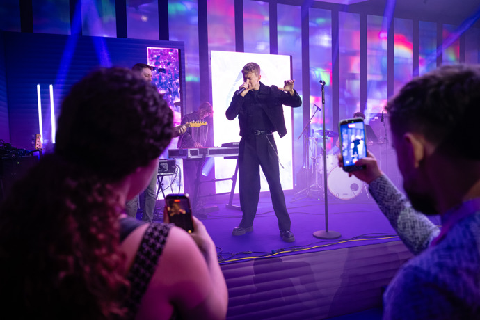 IQOS Electric Dreams poprvé v Praze: Večer splněných snů s Pauliem Garandem a Adamem Mišíkem