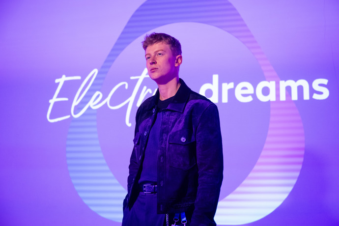 IQOS plní sny v projektu Electric Dreams – podpořili ho Adam Mišík i Paulie Garand