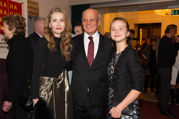 Rodina společně navštěvuje například muzikálové premiéry Hudebního divadla Karlín, kde se Michaela často podílí na divadelních kostýmek a výpravě. 