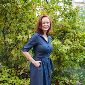 Košilové šaty lichotí prakticky všem typům postav a skvěle vypadají jak. kozačkami, když je chladněji...