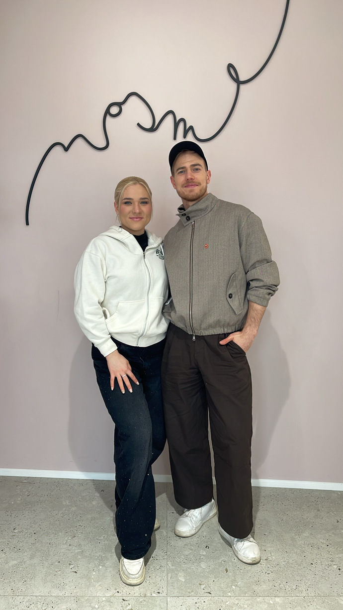 Kateřinu Šmejkalovou pojí také spolupráce s krasobruslařskou sourozeneckou dvojicí Natálií a Filipem Taschlerovými.