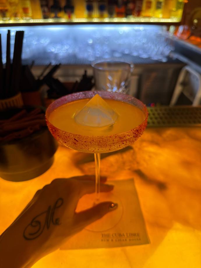 Laura Vargová dělala barmanku v Itálii. 