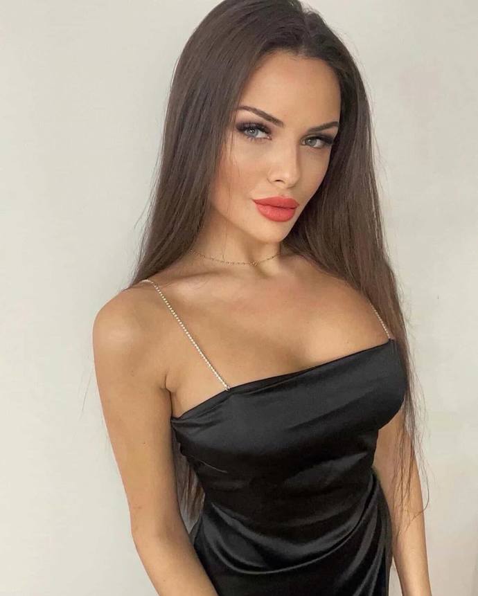 Laura Vargová změnila účes.