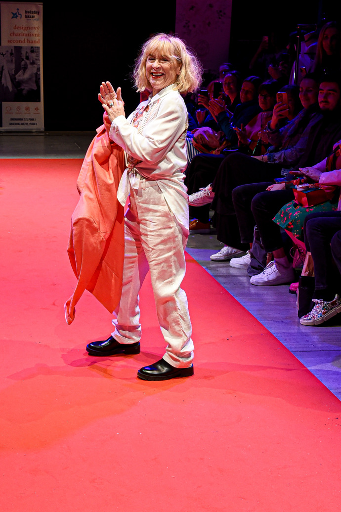 ...Dana Batulková...