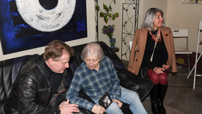 FOTO: Václav Neckář si povídá s Petrem Baťkem.