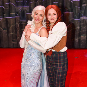 Vedle Elsy nesměla chybět ani Anna, kterou hraje herečka Ines Ben Ahmed. 