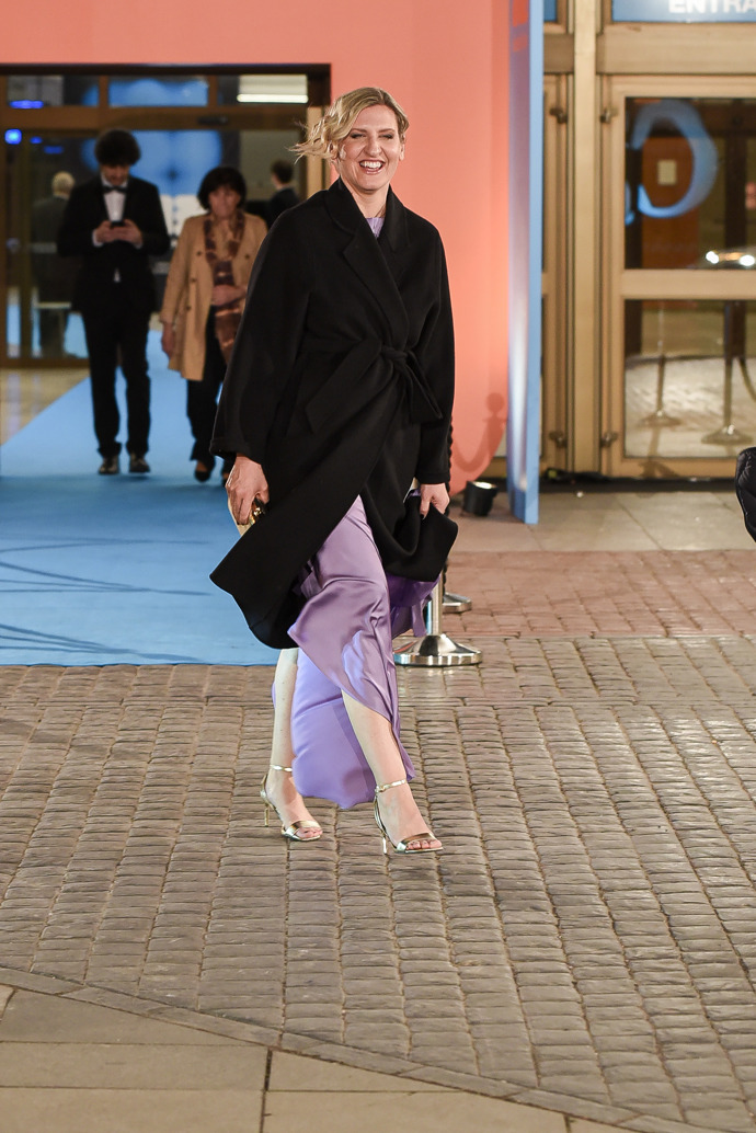 Přímý přenos opouštěla Hanka o poznání dříve než v minulých letech - spěchala za dcerkou. 