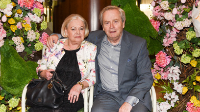 FOTO: Alexander Hemala s manželkou.