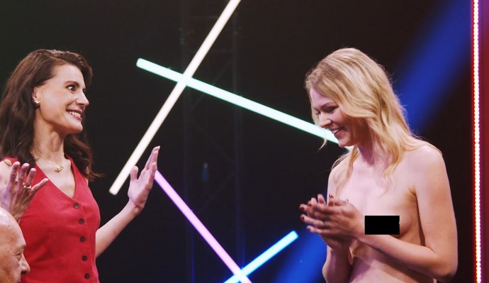 Zaskočená Martina si prstýnek prozatím nechala na druhé ruce, ale odvážný krok jí usnadnil rozhodování.