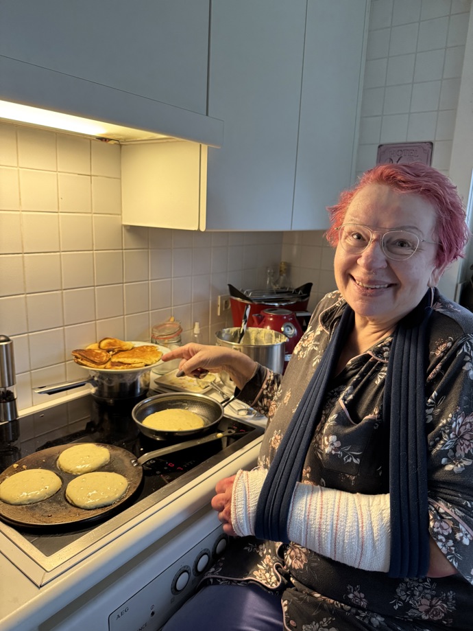 I v nemoci Mirka stála u plotny - tahle dáma zkrátka jen tak v klidu neposedí. 