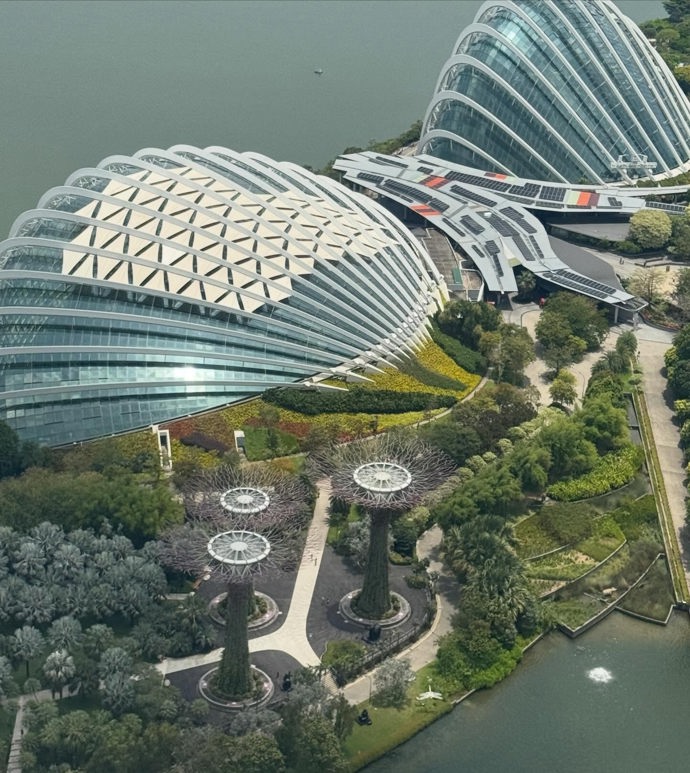 Monika Babišová si pochvaluje město Singapur.