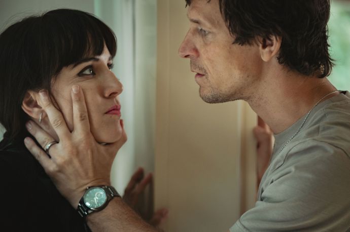 Snímek ze série Monyová, na fotce Tereza Ramba a Igor Orozovič.