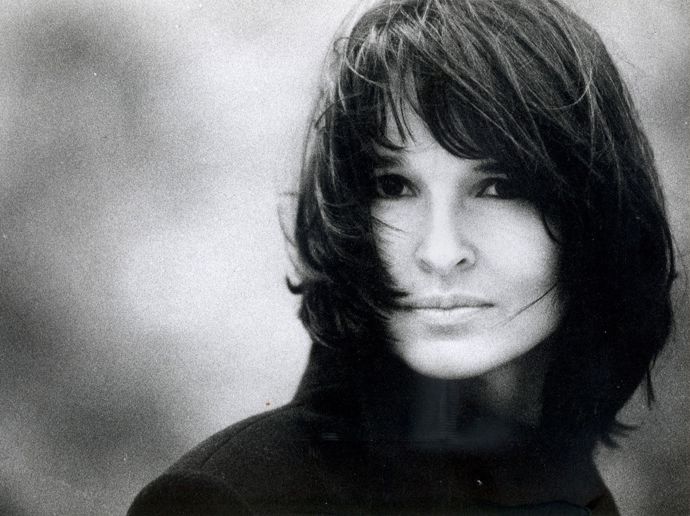 Spisovatelka Simona Monyová zemřela 3. srpna 2011.