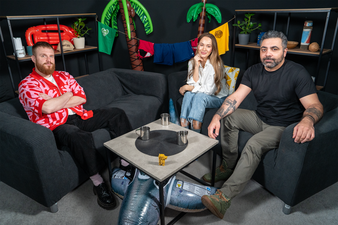 V pořadu Outsider a Insider přiznal šokující zážitek, kdy mu prodavačka na vesnici odmítla prodat obyčejné pečivo.