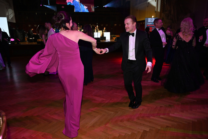 Manželé Šporclovi to rozjeli na parketu. 