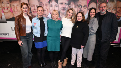 FOTO: Pavla Tomicová po boku hvězdných kolegů na tiskové konferenci k 8. ročníku letní scény Prima Hvězdné léto pod žižkovskou věží.