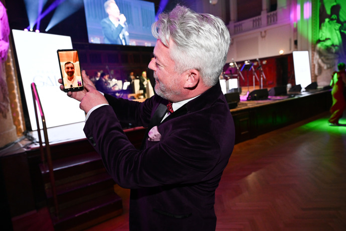 Aleš Háma tančil s Ondřejem Sokolem přes mobil. 