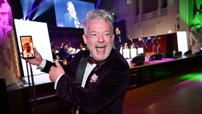 FOTO: Aleš Háma řádil na Plese potravinové banky.