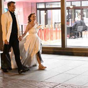 Manželé Dykovi vypadají stále zamilovaně.