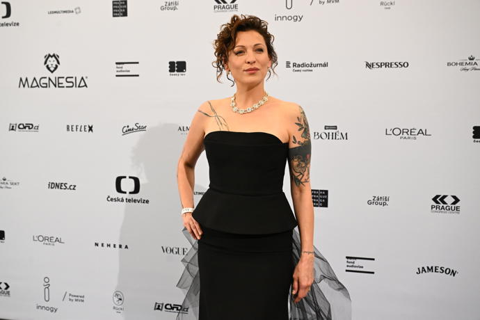 Komičce Adéle Elbel to náramně slušelo. 