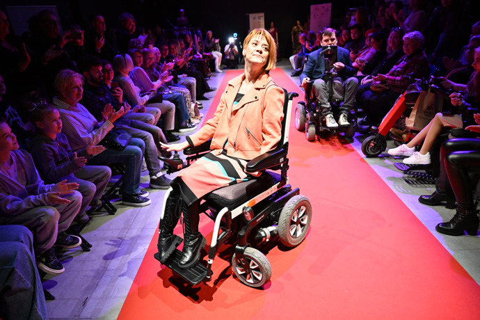 Charitativní módní přehlídka.