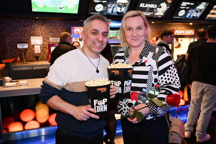 Premiéra filmu Nevěsta! plná hvězd.