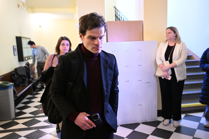 Soud Adama Krause a Nikol Enevové.