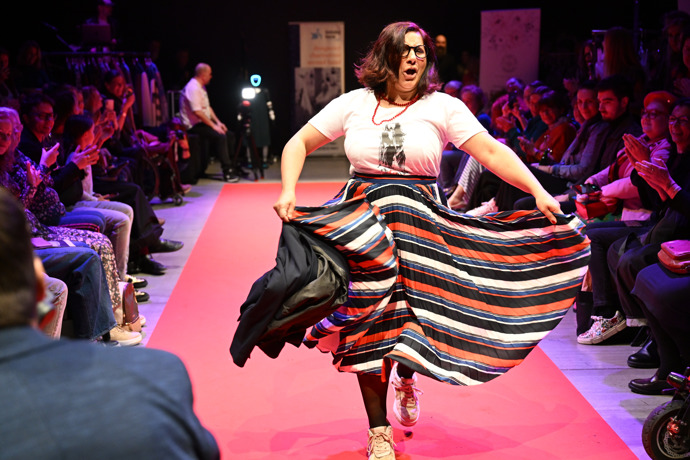 Na charitativní módní přehlídce to pořádně žilo.