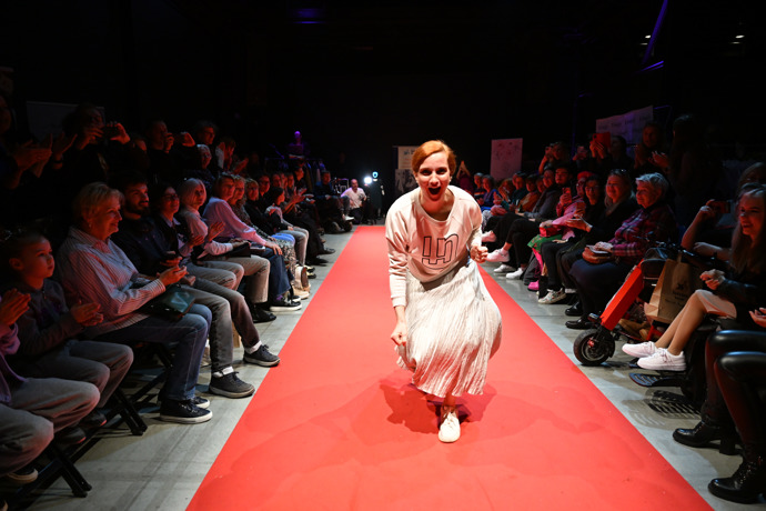 Rozjetá Polívková, energická Řandová či rozdivočelá Jachnická. Slavné krásky na přehlídce 