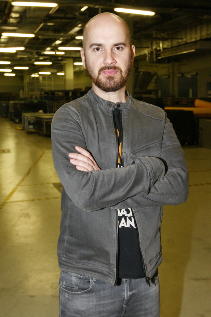 Manželství přirovnává Timko k vánočnímu stromečku, který je potřeba stále zdobit a pečovat o něj. 