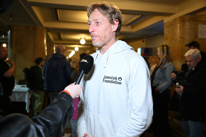 Karel Janeček při rozhovoru pro eXtra.cz.