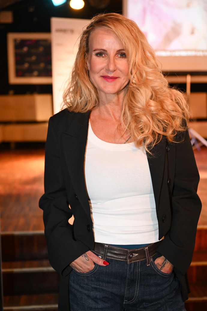 Vendula Pizingerová jako jedna z kmoter nového singlu & videoklipu Michaely Štikové Gemrotové.