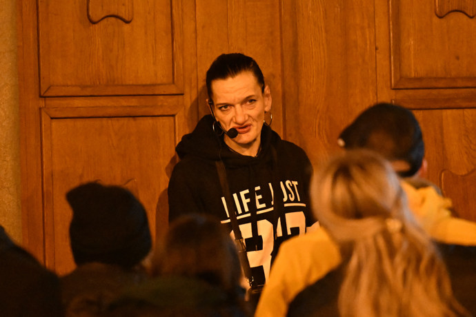 Narkomanka Katka provází lidi pražským podsvětím.