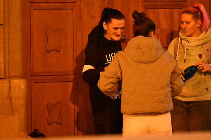 Narkomanka Katka sní o nových zubech.