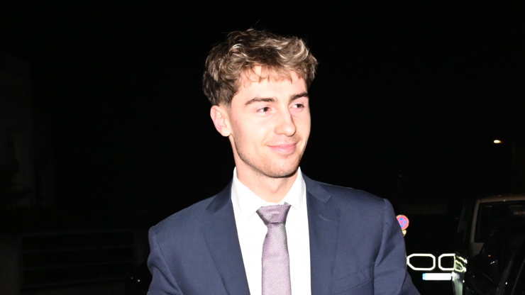 Frederik Babiš podpořil otce ve štábu ANO. Byl i přítomen na jednání Andreje Babiše s Motoristy a SPD.