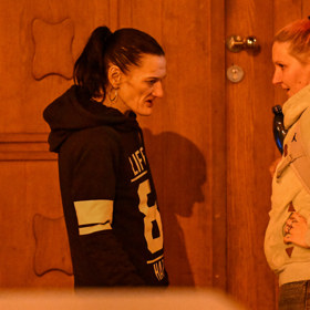 Narkomanka Katka se snaží seknout s drogami.