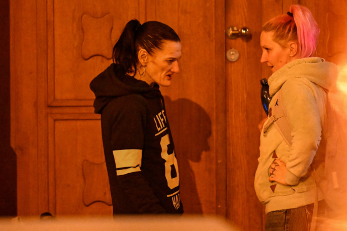 Narkomanka Katka se snaží seknout s drogami.