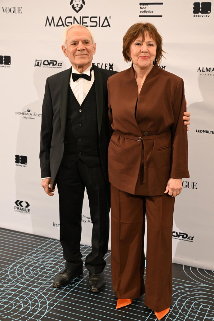 Lence Termerové to velmi slušelo. 