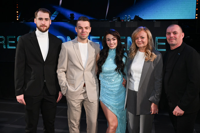 Petru Beníškovou přišla podpořit rodina i partner.