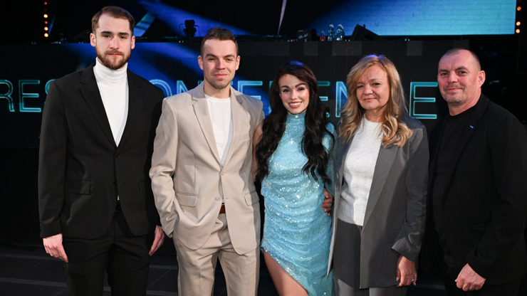 Petru Beníškovou přišla podpořit rodina i partner.