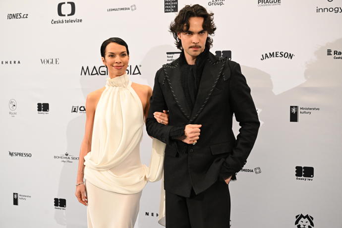 Radka Pavlovčinová s bratrem Adamem. 