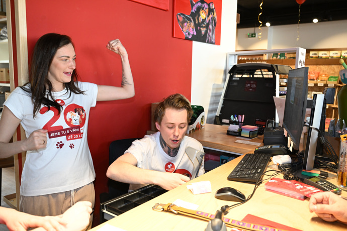 Bára Janová měla z prodeje radost.