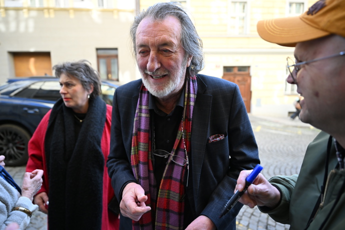 Bolek Polívka dorazil na oslavu narozenin Zdeňka Svěráka.