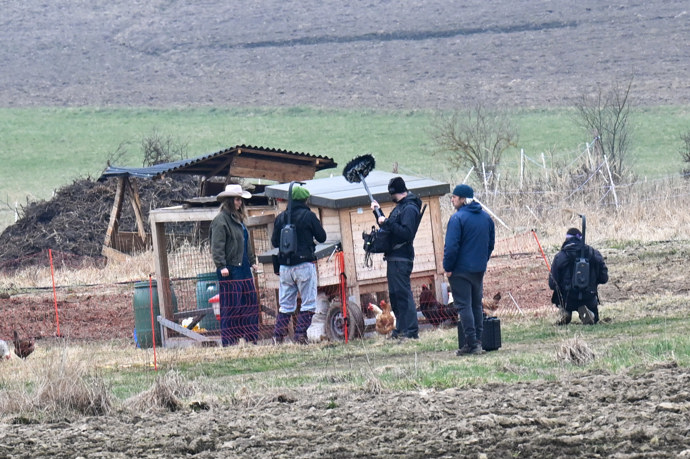Natáčení nových dílů pořadu Farma Vojty Kotka je v plné proudu.