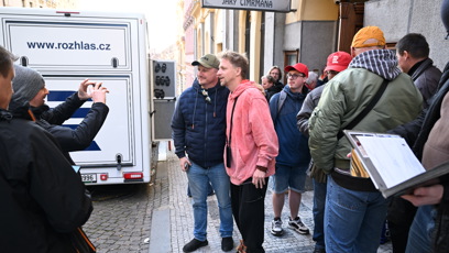 FOTO: Tomáš Klus se fotil s fanoušky.