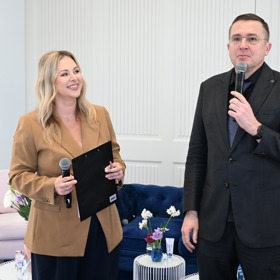 Dříve předepisované dvě minuty čištění jsou podle něj zoufale málo. 