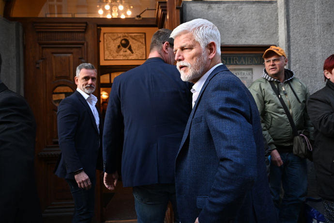 Petr Pavel na oslavě Zdeňka Svěráka. 