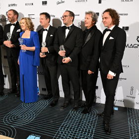 Tvůrčí tým minisérie Studna se soškami Českého lva za nejlepší minisérii nebo seriál.