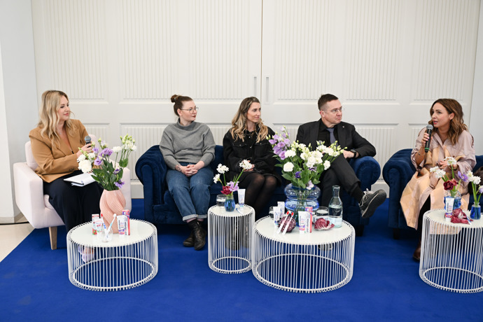 V diskuzi se herečka podělila o to, jak děti přivést ke správnému čištění zubů. 