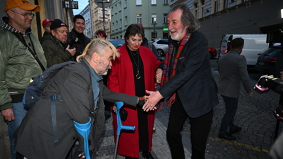 FOTO: Bolek Polívka se pozdravil s fanoušky.